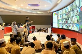 Siswa SMP Ar-Raafi Eksplorasi Dunia Digital di War Room Kota Makassar