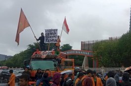 Demo Mahasiswa Makassar: 'Kabinet Gemuk Rakyat Remuk', Tolak Kebijakan Prabowo-Gibran