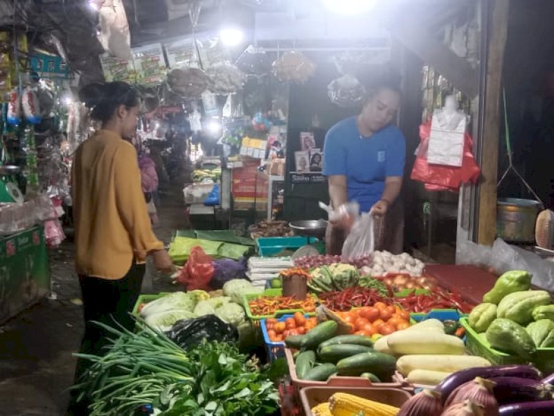 Susasanan jual beli di Pasar Toddopuli, Kecamatan Panakukang, Selasa (25/2/2025). @Jejakfakta/Samsir