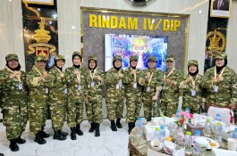 Wakil Kepala Daerah Tiba di Akmil Magelang untuk Retret, Pakai Seragam Komcad