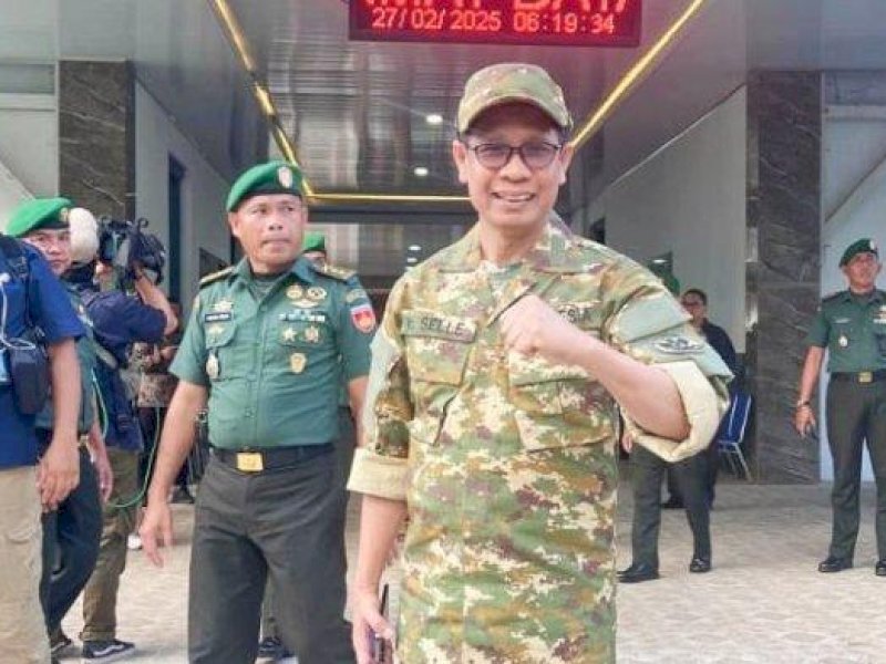 Wakil Bupati Soppeng, Ir. Selle KS Dalle, tiba di Akademi Militer (Akmil) Magelang, Jawa Tengah, Kamis, (27/2/2025) untuk mengikuti Retreat Nasional yang diselenggarakan khusus bagi Kepala Daerah dan Wakil Kepala Daerah se-Indonesia.  @Jejakfakta/Humas Pemkab Soppeng