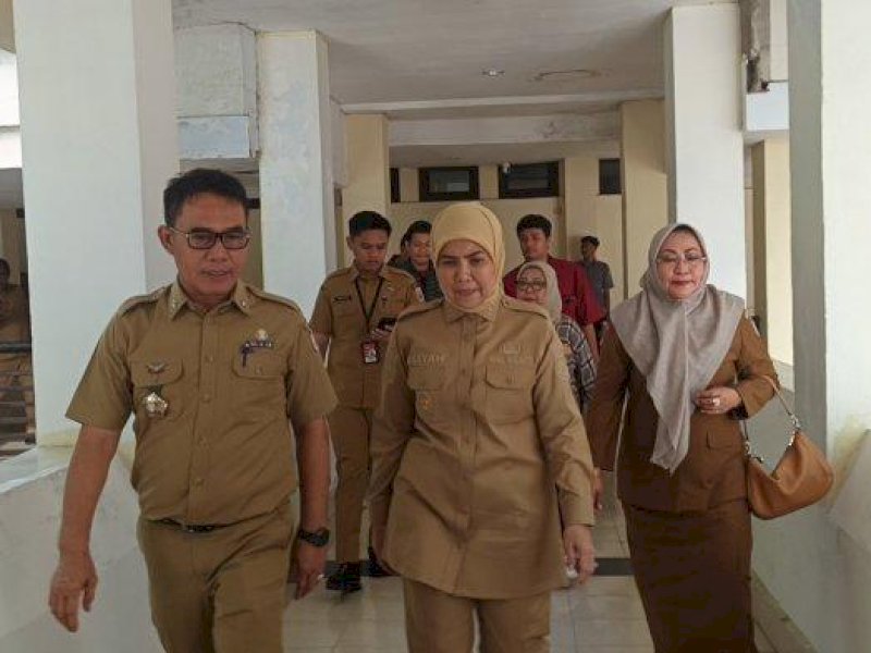 Wakil Wali Kota Makassar, Aliyah Mustika Ilham, meninjau beberapa ruangan di Balai Kota Makassar, Jl Ahmad Yani, Senin (24/2/2025). @Jejakfakta/Humas Pemkot Makassar
