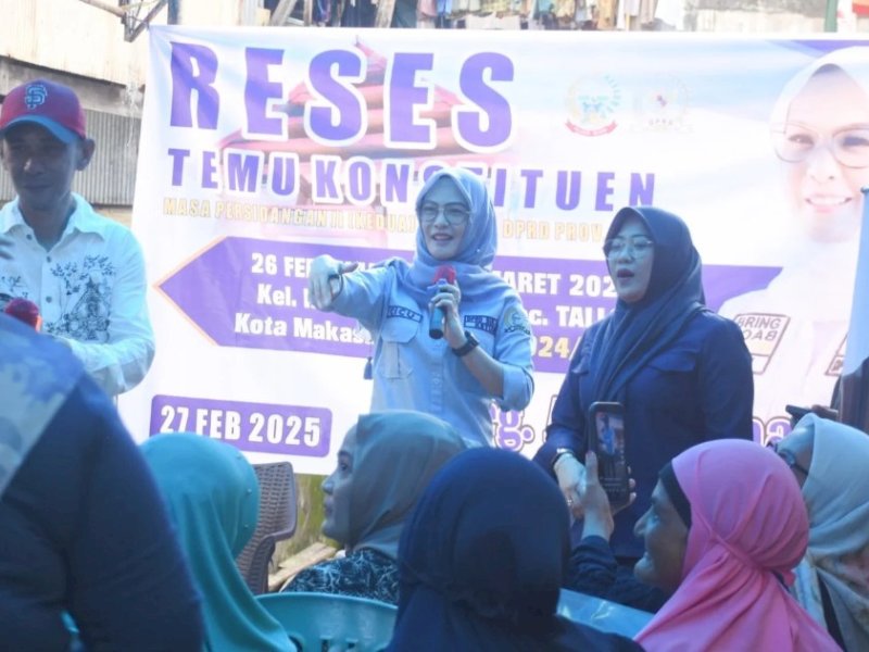 Ketua DPRD Sulawesi Selatan, Andi Rachmatika Dewi, mengawali kegiatan reses dan temu konstituen tahun 2025, di Kelurahan Kaluku Bodoa, Kecamatan Tallo, Kota Makassar, Jumat (27/2/2025). @Jejakfakta/Istimewa