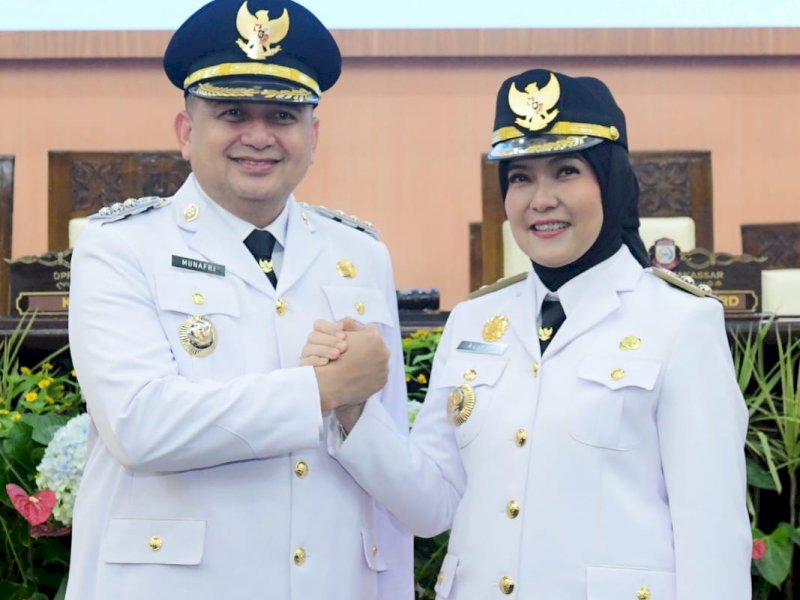 Wali Kota Makassar dan Wakil Wali Kota Makassar, Munafri Arifuddin-Aliyah Mustika Ilham usai serah terima Jabatan di Kantor DPRD Makassar Jl AP Pettarani, Senin (3/3/2025). Ptogram gratis seragam sekolah hingga sampah segera diterapkan.
@Jejakfakta/Reza Arifuddin