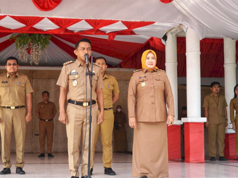 Bupati Sidrap, Syaharuddin Alrif memimpin apel akbar ASN lingkup Pemerintah Kabupaten Sidrap di Lapangan Upacara Kantor Bupati pada Senin (03/03/2025). @Jejakfakta/Foto: Istimewa