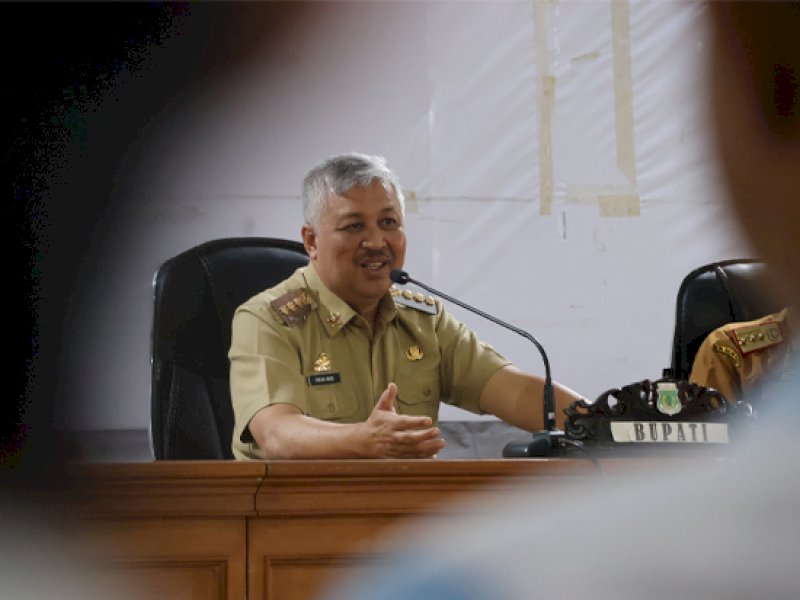 Bupati Pinrang, Andi Irwan Hamid memimpin langsung rapat persiapan Tim Safari Ramadan Pemerintah Kabupaten Pinrang di Ruang Pola Kantor Bupati Pinrang pada Selasa (04/03/2025). @Jejakfakta/Istimewa