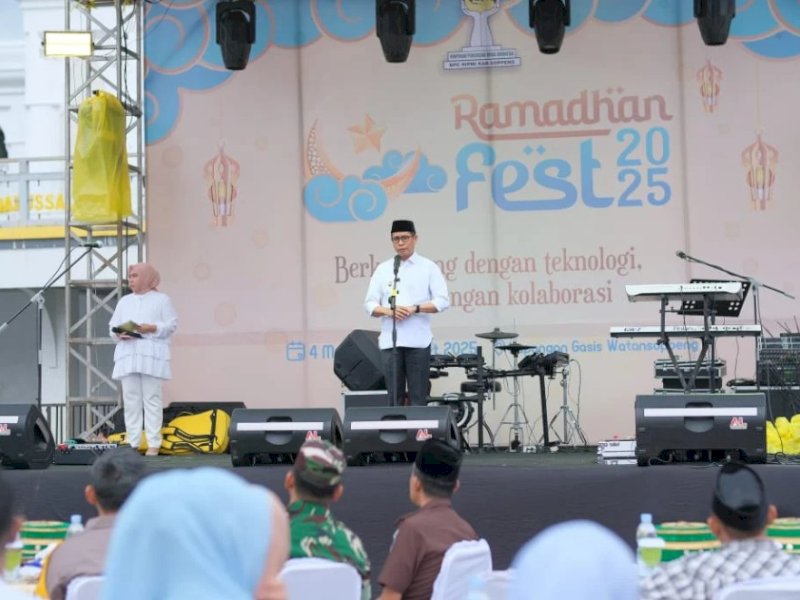 Ramadhan Fest 2025 resmi dibuka Wakil Bupati Soppeng, Selle KS Dalle, di Lapangan Gasis, Kabupaten Soppeng, pada Selasa (4/3/2025). @Jejakfakta/Istimewa