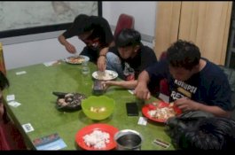 Cerita Mahasiswa Makassar Bertahan Puasa di Rantau