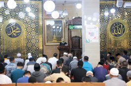 Wakil Wali Kota Makassar Safari Ramadan: Pererat Silaturahmi dan Keberkahan di Masjid Amirul Mu&rsquo;minin