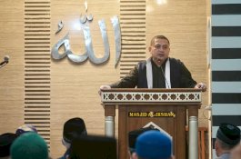 Wali Kota Makassar Dorong Masjid Jadi Pusat Pendidikan dan Kebersihan Lingkungan