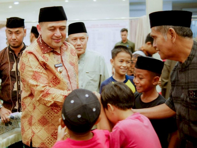 Wali Kota Makassar Munafri Arifuddin saat safari Ramadan di Masjid Mubaraq, Kecamatan Wajo, Kamis (6/3/2025). @Jejakfakta/dok. Humas Pemkot Makassar
