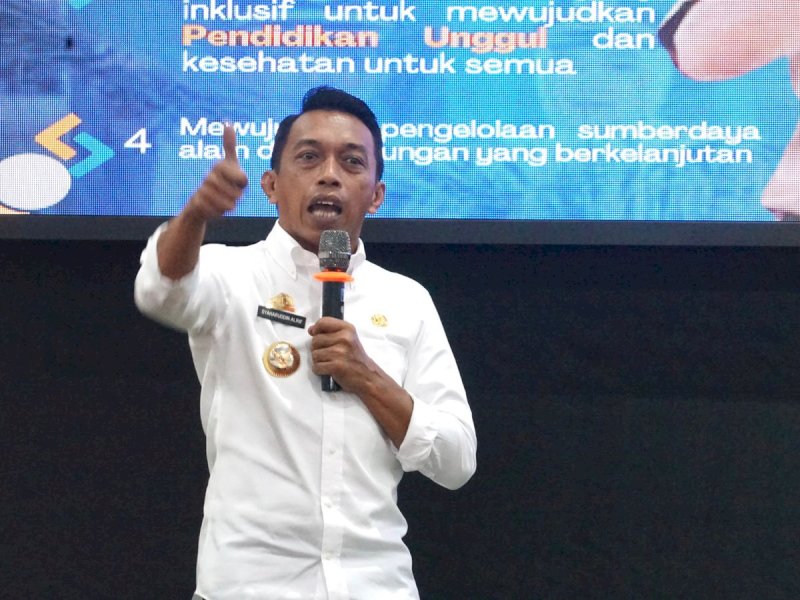 Bupati Sidenreng Rappang, Syaharuddin Alrif, menjadi narasumber dalam kuliah umum di Institut Teknologi Kesehatan (ITKES) Muhammadiyah Sidrap, Jumat (7/3/2025) sore. @Jejakfakta/Humas Pemkab Sidrap