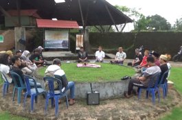 Ngabuburit Berfaedah: Diskusi Filosofi Badik dan Keris di Benteng Somba Opu