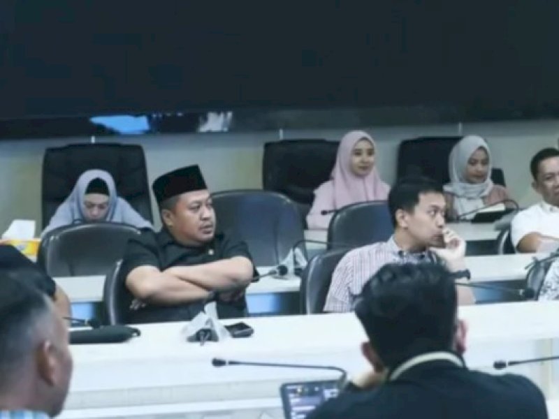 Gelar Rapat Banggar, DPRD Makassar Tindak Lanjuti Instruksi Presiden Tentang Efisiensi APBD 2025. @Jejakfakta/dok. Humas DPRD Makassar