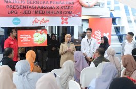 Wakil Wali Kota Makassar Hadiri Buka Puasa Bersama ASITA dan AirAsia di Kapal Phinisi