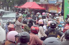 Driver Ojol Makassar Demo Tuntut Kenaikan Tarif