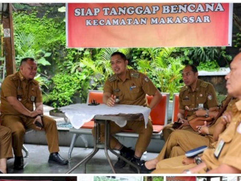 Camat Makassar, Husni Mubarak, memimpin rapat koordinasi dengan seluruh lurah se-Kecamatan Makassar di Gazebo kantor camat pada Senin, (20/1/2025). @Jejakfakta/Istimewa