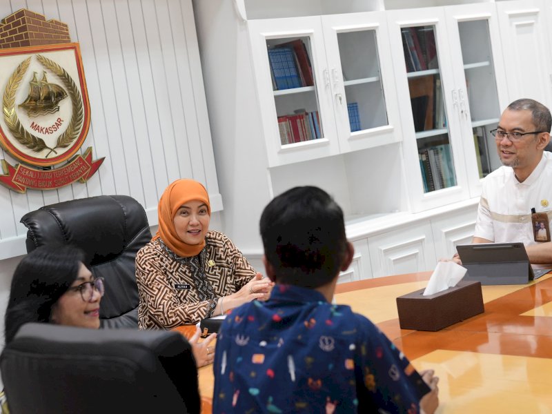 Wakil Wali Kota Makassar, Aliyah Mustika Ilham, menerima kunjungan silaturahmi Kepala Balai Pelayanan Pelindungan Pekerja Migran Indonesia (BP3MI) Sulawesi Selatan, Dharma Saputra, di ruang rapat Wakil Wali Kota Makassar, Jumat (14/03/2025). @Jejakfakta/dok. Humas Pemkot Makassar