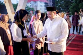Peringati Nuzulul Quran, Wali Kota Makassar Santuni 2.600 Anak Yatim