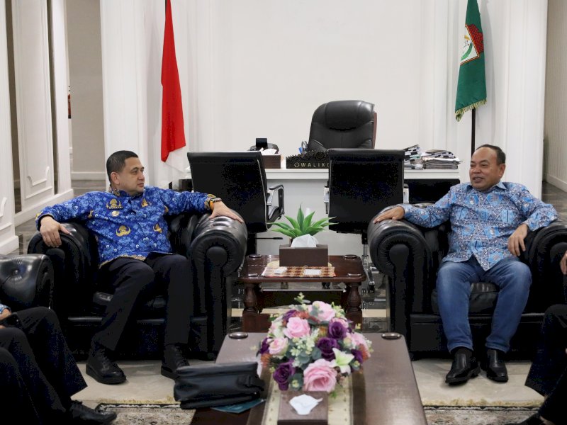Ketua APINDO Sulsel, Suhardi menemui Wali Kota Makassar, Munafri Arifuddin, di ruang kerja Balai Kota Makassar, Senin (17/3/2025). @Jejakfakta/dok. Humas Pemkot Makassar