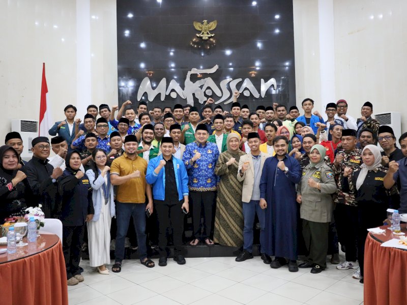  Pemerintah Kota Makassar menggelar buka puasa bersama dengan Forum Koordinasi Pimpinan Daerah (Forkopimda) serta organisasi kepemudaan, di Baruga Anging Mammiri Rumah Jabatan Wali Kota Makassar, Senin (17/3/2025). @Jejakfakta/dok. Humas Pemkot Makassar