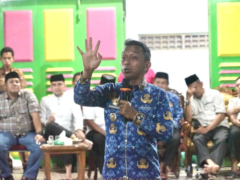 Bupati Sidenreng Rappang, Syaharuddin Alrif, silaturahmi dengan warga Kecamatan Pitu Riase, Senin (17/3/2025). @Jejakfakta/dok. Pemkab Sidrap