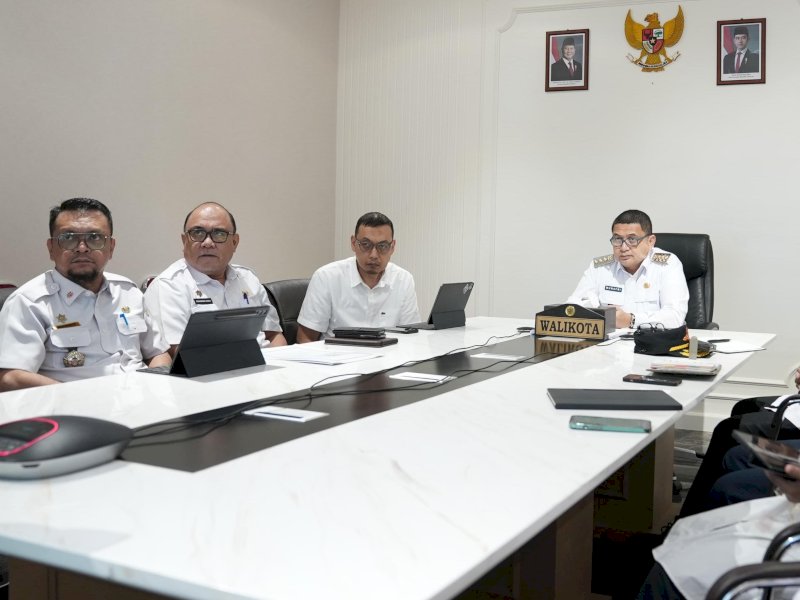 Wali Kota Makassar Munafri Arifuddin mengikuti rapat koordinasi Forkopimda Sulawesi Selatan bersama bupati dan wali kota se-Sulsel, yang digelar secara virtual, Rabu (19/3/2025). @Jejakfakta/dok. Humas Pemkot Makassar