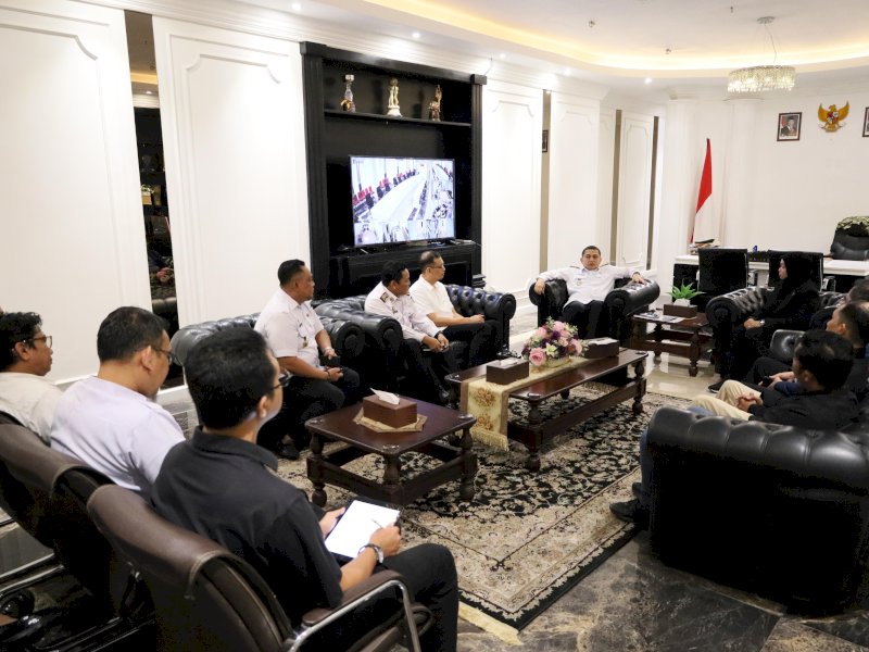 Ketua Ikatan Arsitek Indonesia (IAI) Sulawesi Selatan Andi Syahriyunita bersama jajaran pengurus IAI Sulsel, menemui Wali Kota Makassar Munafri Arifuddin di Balai Kota Makassar, Rabu (19/3/2025). @Jejakfakta/dok. Humas Pemkot Makassar