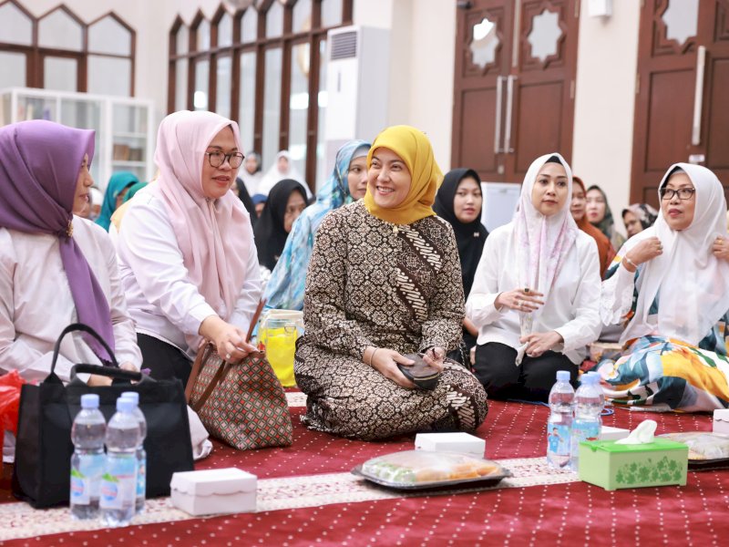 Wakil Wali Kota Makassar, Aliyah Mustika Ilham, menghadiri acara buka puasa bersama yang digelar di Masjid Cheng Ho, Jl. Danau Tanjung Bunga, Rabu (19/3/2025). @Jejakfakta/dok. Humas Pemkot Makassar