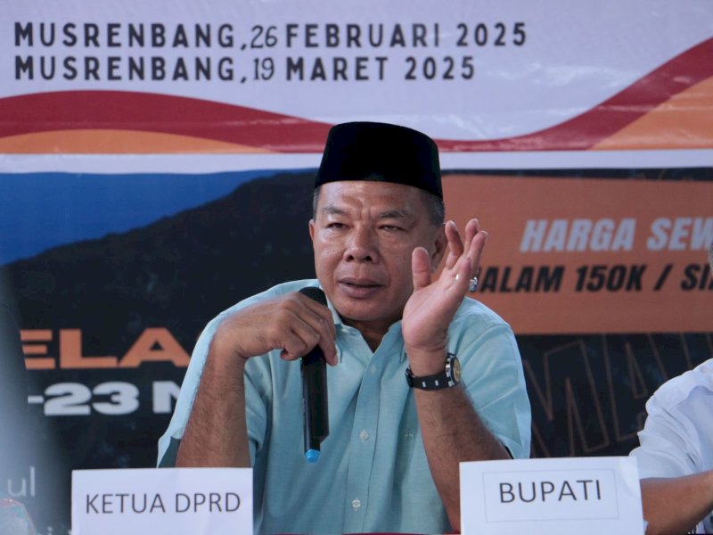 Bupati Bulukumba Andi Muchtar Ali Yusuf membuka Musrenbang RKPD Kabupaten Bulukumba tahun anggaran 2026 tingkat Kecamatan Bontobahari di Gedung Futsal ASDP, Kelurahan Tanah Beru, Rabu (19/3/2025). @Jejakfakta/dok. Humas Pemkab Bulukumba