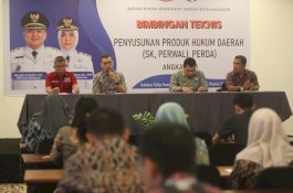 Plh Sekda Makassar Zulkifli Nanda Buka Bimtek Penyusunan Produk Hukum Daerah