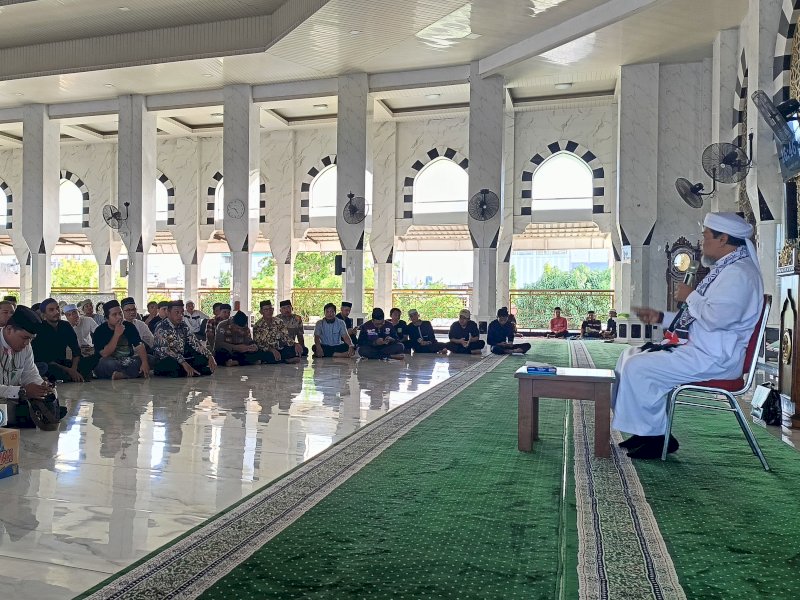 Bupati Sidenreng Rappang, Syaharuddin Alrif, menghadiri Tabligh Akbar dan Kajian Akhir Zaman bertema "Sidrap Cinta Palestina", Kamis (20/3/2025). @Jejakfakta/dok. Humas Pemkab Sidrap