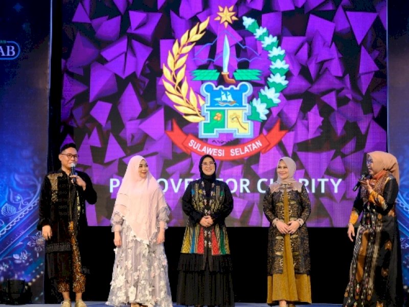 Bupati Gowa Husniah Talenrang saat menghadiri Ramadan Trend Hijab 2025 yang diselenggarakan oleh Pemerintah Provinsi Sulawesi Selatan di Phinisi Ballroom, Claro Hotel Makassar, Sabtu (22/3). Foto: Istimewa