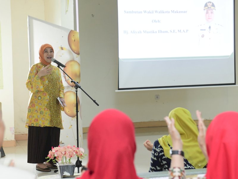 Wakil Wali Kota Makassar, Aliyah Mustika Ilham menghadiri dan membuka secara resmi kegiatan Upgrading Pengurus DPC Patelki Makassar periode 2025-2029 yang diselenggarakan di Prodia Panakkukang, Jl Boulevard Makassar, Minggu (23/03/2025). @Jejakfakta/dok. Humas Pemkot Makassar