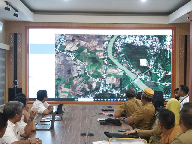 Bupati Sidrap, Syaharuddin Alrif, melakukan audiensi dengan Kepala BBWS Pompengan Jeneberang Sulsel, Suryadarma Hasyim, di Ruang Rapat Nipa-Nipa, Kantor BBWS Pompengan Jeneberang, Selasa (25/3/2025). @Jejakfakta/dok. Humas Pemkab Pangkep