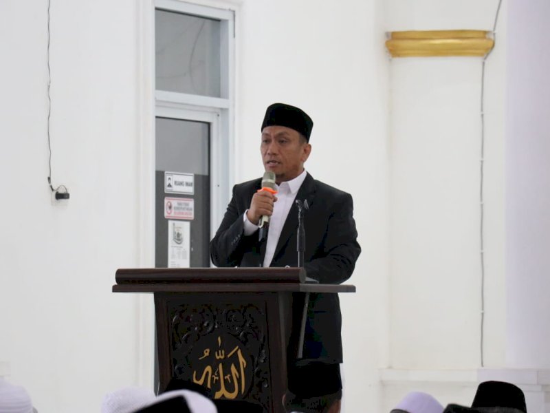 Bupati Luwu Timur, Irwan Bachri Syam, saat pelaksanaan Sholat Idul Fitri 1 Syawal 1446 Hijriah di Masjid Agung Malili, Senin (31/03/2025). @Jejakfakta/dok. Humas Pemkab Lutim