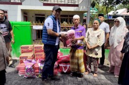 Dinsos Sulsel Salurkan Bantuan untuk Korban Kebakaran di Barrang Lompo