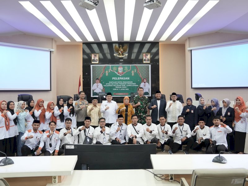 Wali Kota Makassar Munafri Arifuddin dan Wakil Wali Kota Aliyah Mustika Ilham, secara resmi melepas kafilah Kota Makassar untuk mengikuti Seleksi Tilawatil Qur&rsquo;an dan Hadits (STQH) Tingkat Provinsi Sulawesi Selatan, di Ruang Sipakatau Balai Kota, Jumat (11/4/2025). @Jejakfakta/dok. Humas Pemkot Makassar