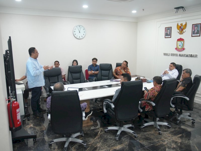  Wali Kota Makassar, Munafri Arifuddin saat membahas berbagai inovasi riset Brida di Balai Kota Makassar, Jumat (11/4/2025). @Jejakfakta/dok. Humas Pemkot Makassar