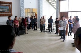 Geram Saat Sidak di Dinas PUPR, Bupati Irwan: "Kalau Perlu, Saya Berhentikan!"