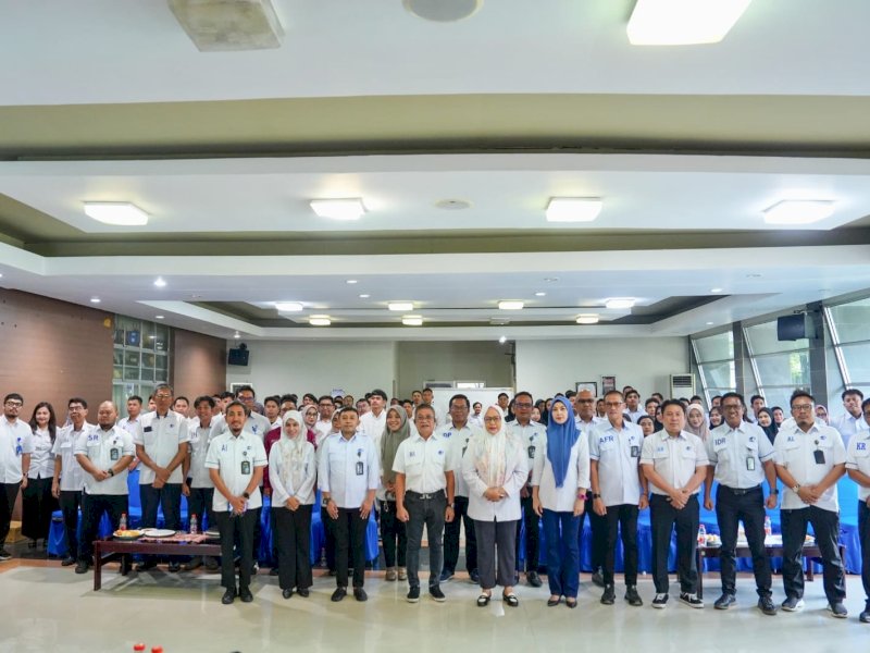 Perumda Air Minum Kota Makassar kembali mengadakan bimbingan teknis (Bimtek) tentang pelayanan prima di aula kantor pusat PDAM Makassar, Jl Sam Ratulangi, Makassar, Rabu (16/4/2025).