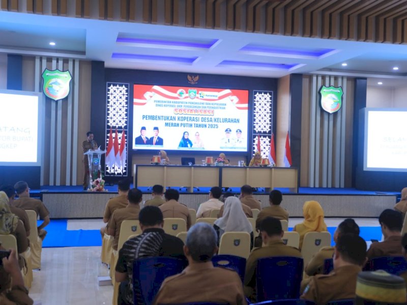 Wakil Bupati Pangkep membuka Sosialisasi Pembentukan Koperasi Desa dan Kelurahan Merah Putih tahun 2025, di Ruang Pola Sekretariat Daerah Kabupaten Pangkep, Senin, (21/4/2025). @jejakfaktacom/Humas Pemda Pangkep
