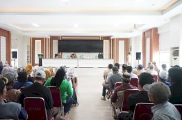 Dengar Langsung Suara Pedagang, Bupati Irwan Pimpin Rapat Pasar Malindungi