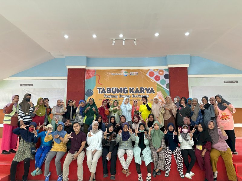GMTD menggelar pelatihan kewirausahaan yang melibatkan 50 ibu rumah tangga, dengan tema &ldquo;Ciptakan Karya Wirausaha dengan Kreativitas&rdquo; dan diselenggarakan di Madrid Hall Akkarena pada Kamis (24/4/2025). @Jejakfakta/Istimewa 