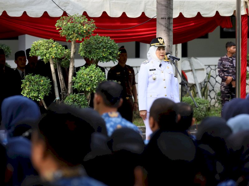 Wakil Wali Kota Makassar, Aliyah Mustika Ilham saat menjadi Pembina Upacara memperingati Hari Otonomi Daerah (Otoda) ke-29 di halaman Balai Kota Makassar, Jumat (25/4/2025). @Jejakfakta/dok. Humas Pemkot Makassar