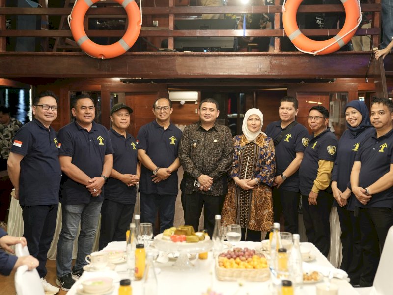 Wali Kota Makassar Munafri Arifuddin bersama Wakil Wali Kota Aliyah Mustika Ilham kompak menjamu makan malam rombongan Kementrian Hukum RI dan Ikatan Notaris Indonesia wilayah Sulawesi Selatan (Sulsel), Kamis (24/4/2025). @Jejakfakta/dok. Humas Pemkot Makassar