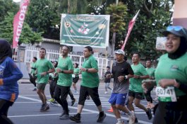 Wali Kota Munafri Lari Bareng Ribuan Runners, Semarakkan MAIR 2025&nbsp;