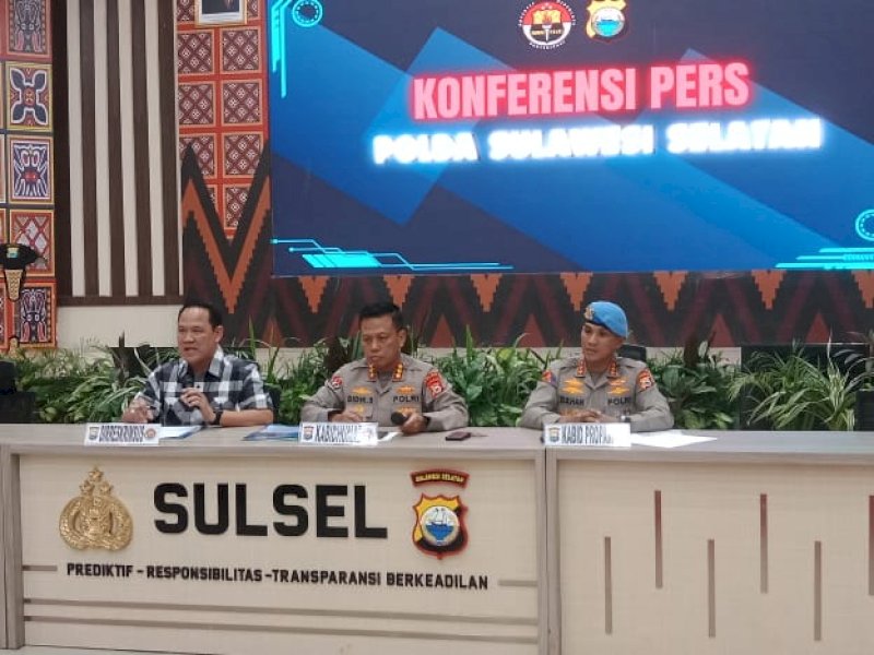 Kabid Humas Polda Sulsel, Kombes Pol Didik Supranoto, mengatakan polisi pulangkan 37 terduga pelaku sobis yang diringkus Kodam XIV Hasanuddin, saat ekspos perkara di Mapolda Sulsel, Sabtu (26/4/2025). @Jejakfakta/Samsir