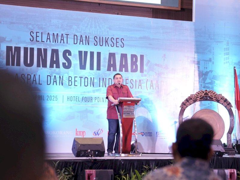 Wali Kota Makassar, Munafri Arifuddin saat menghadiri Musyawarah Nasional Anemer Aspal Beton Indonesia Tahun 2025, di Hotel Four Points by Sheraton Makassar, Minggu (27/4/2025). @Jejakfakta/dok. Humas Pemkot Makassar