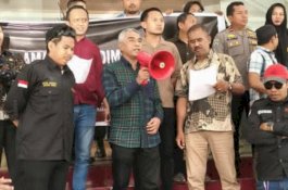 DPRD Makassar Terima Aspirasi Pengunjuk Rasa Soal Dugaan Aktivitas Menyimpang di Klub Malam